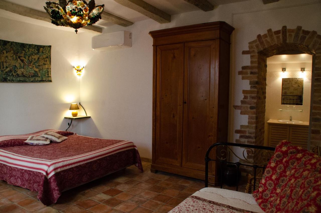 Hotel Les Remparts Venasque Exterior photo